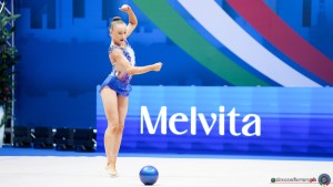 aa q ramonatxo lily fra sfe05727 copia simone ferraro ph